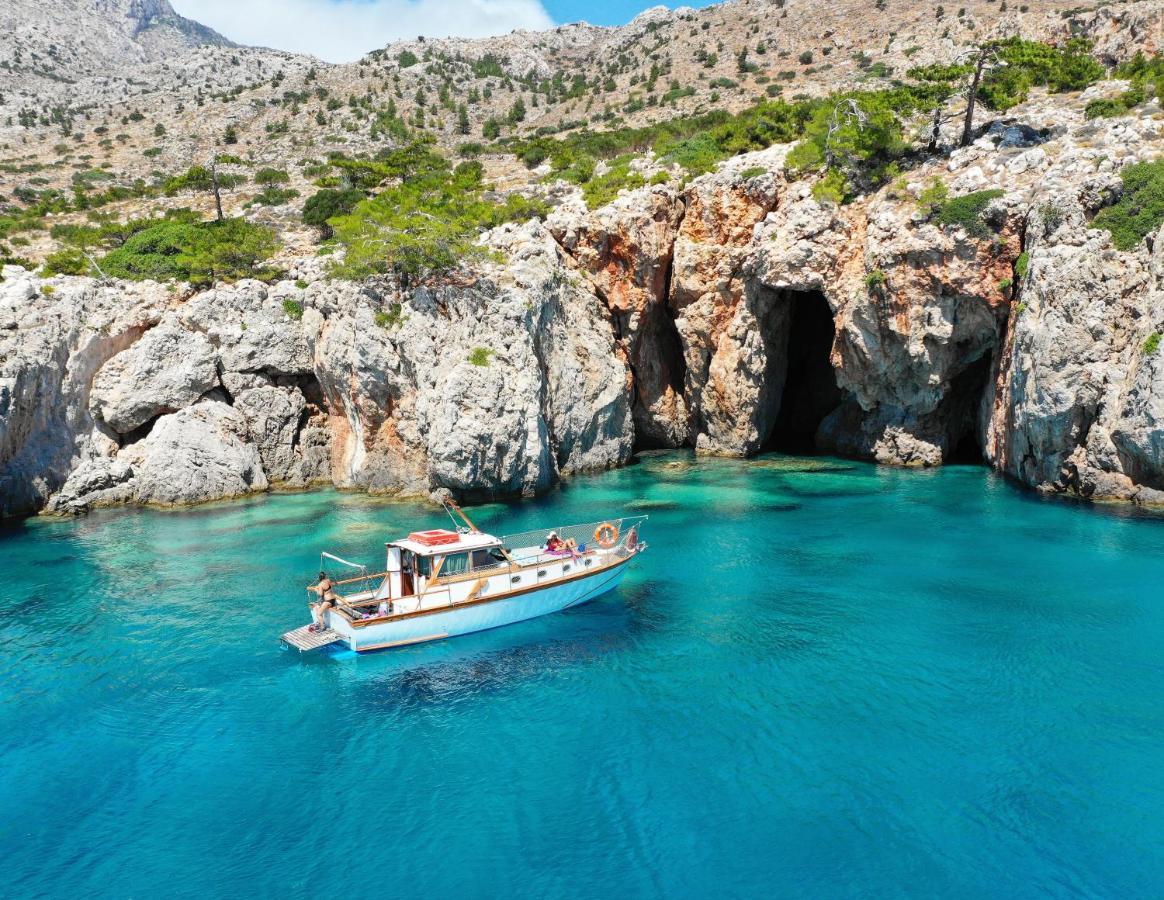 Regina Studios & Hotel Kerpe Dış mekan fotoğraf