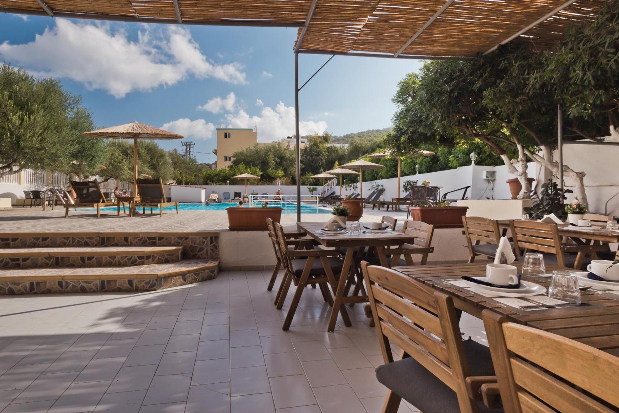 Regina Studios & Hotel Kerpe Dış mekan fotoğraf