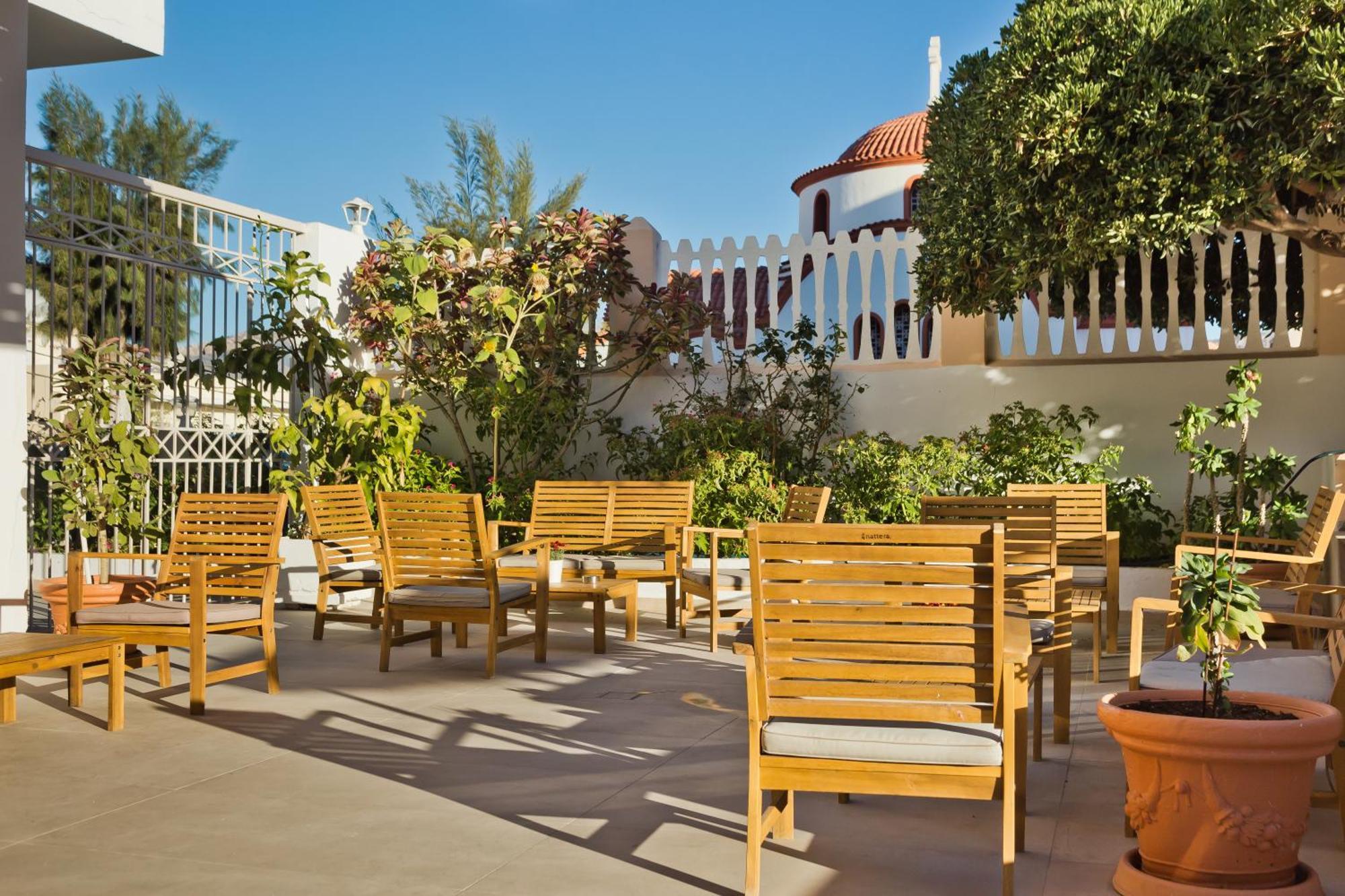 Regina Studios & Hotel Kerpe Dış mekan fotoğraf